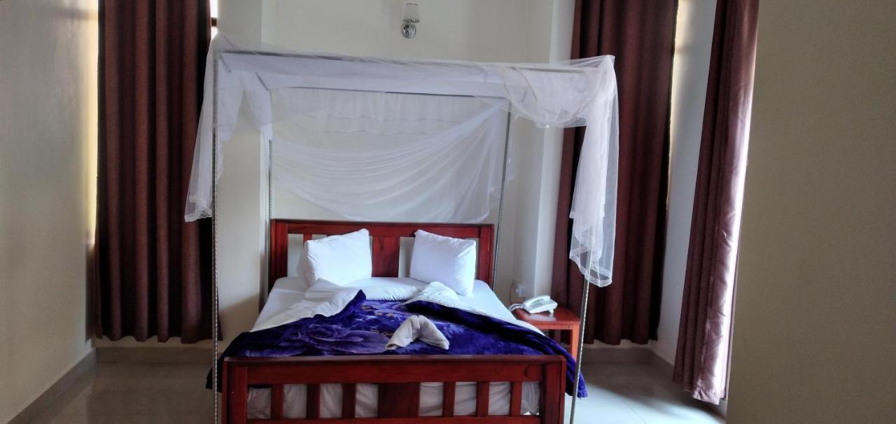 Africa Natural Tours - Kilimanjaro White House Hotel Moshi Zewnętrze zdjęcie