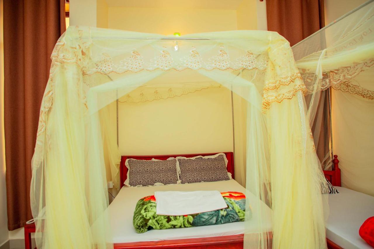 Africa Natural Tours - Kilimanjaro White House Hotel Moshi Zewnętrze zdjęcie