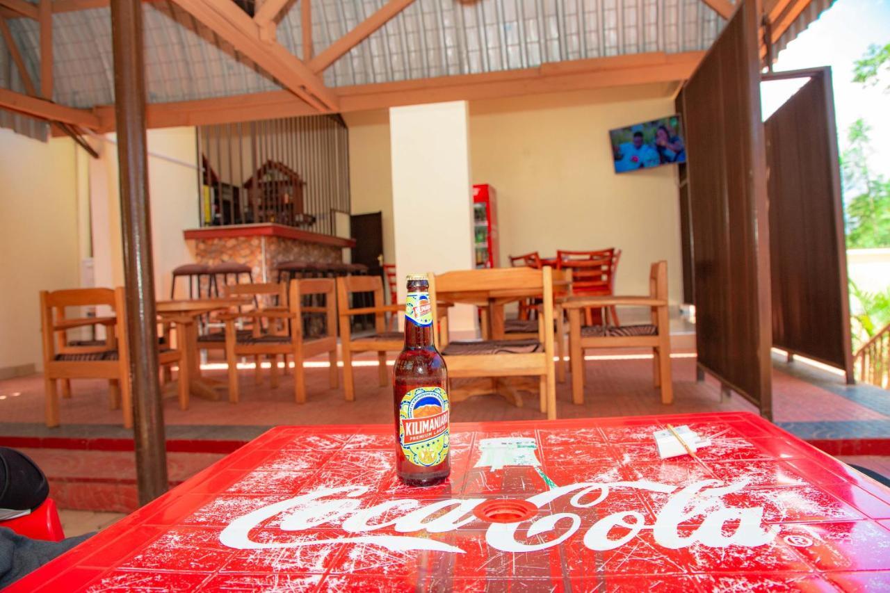 Africa Natural Tours - Kilimanjaro White House Hotel Moshi Zewnętrze zdjęcie