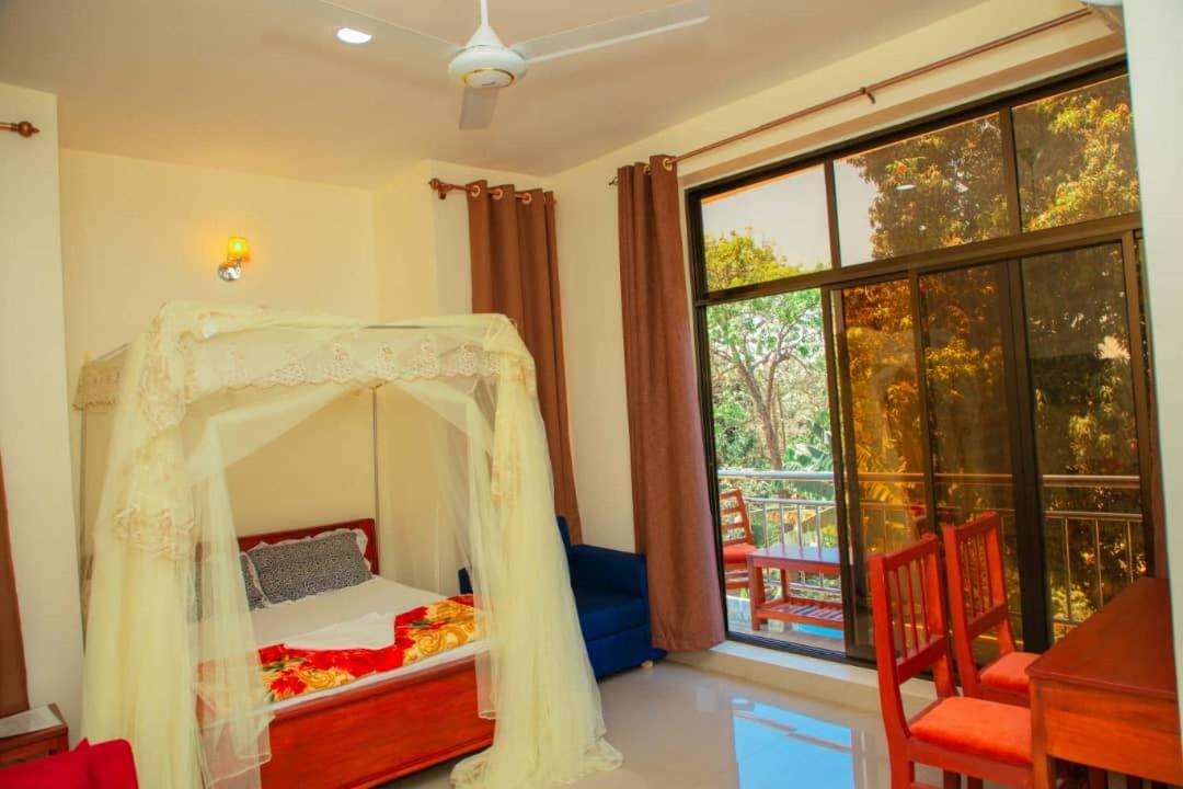Africa Natural Tours - Kilimanjaro White House Hotel Moshi Zewnętrze zdjęcie