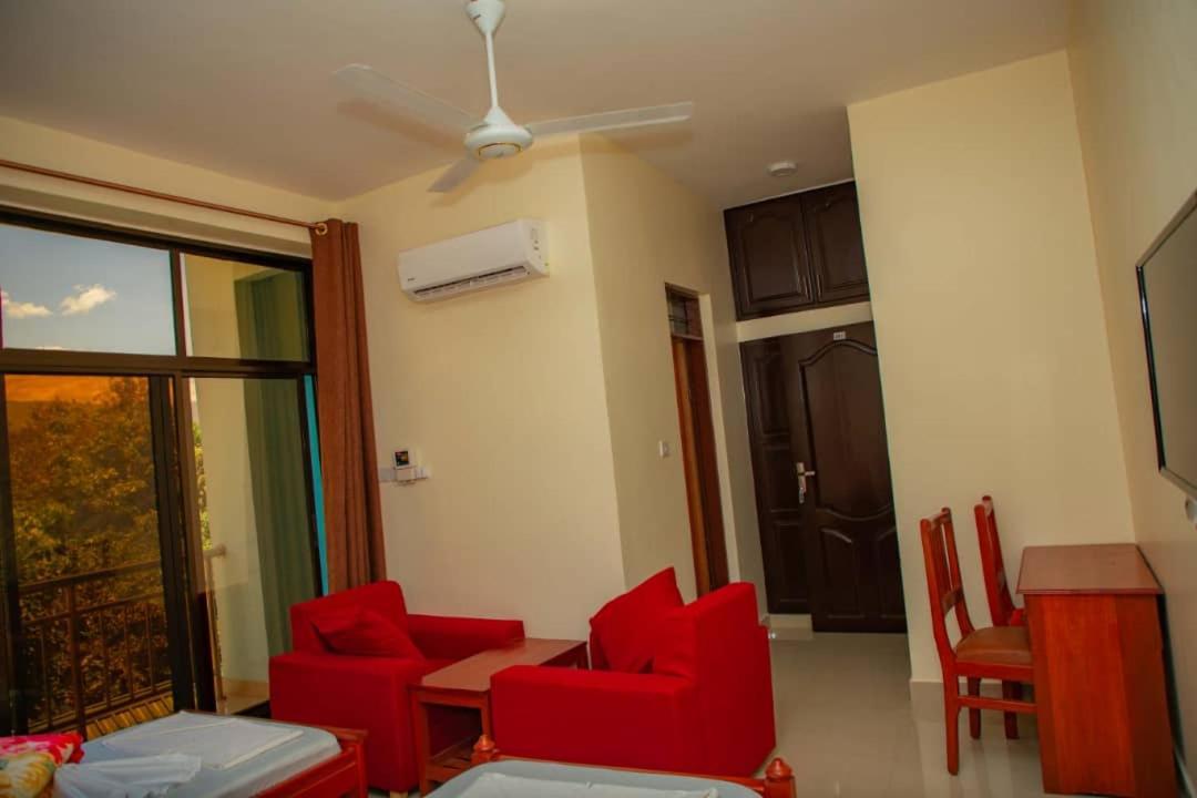 Africa Natural Tours - Kilimanjaro White House Hotel Moshi Zewnętrze zdjęcie