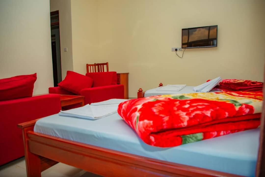 Africa Natural Tours - Kilimanjaro White House Hotel Moshi Zewnętrze zdjęcie