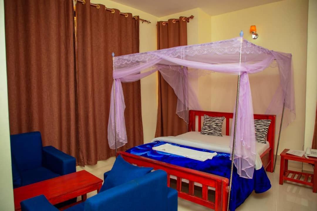 Africa Natural Tours - Kilimanjaro White House Hotel Moshi Zewnętrze zdjęcie
