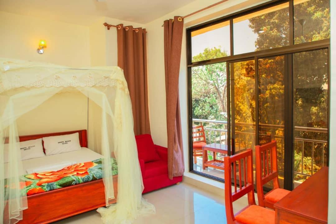 Africa Natural Tours - Kilimanjaro White House Hotel Moshi Zewnętrze zdjęcie