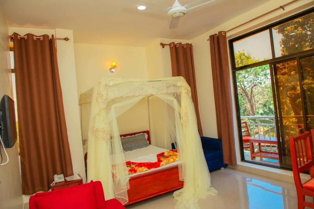 Africa Natural Tours - Kilimanjaro White House Hotel Moshi Zewnętrze zdjęcie