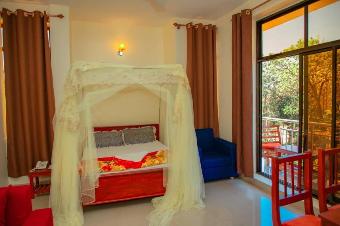 Africa Natural Tours - Kilimanjaro White House Hotel Moshi Zewnętrze zdjęcie