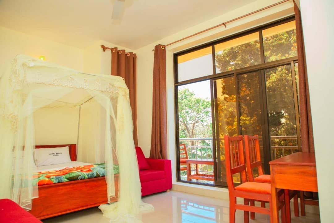 Africa Natural Tours - Kilimanjaro White House Hotel Moshi Zewnętrze zdjęcie