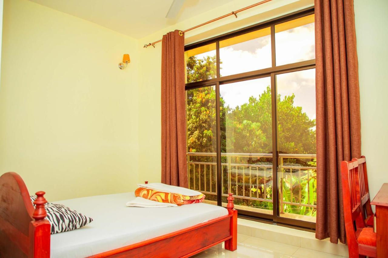 Africa Natural Tours - Kilimanjaro White House Hotel Moshi Zewnętrze zdjęcie